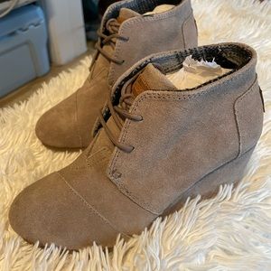 TOMS NEW - Kala Suede Wedge Bootie